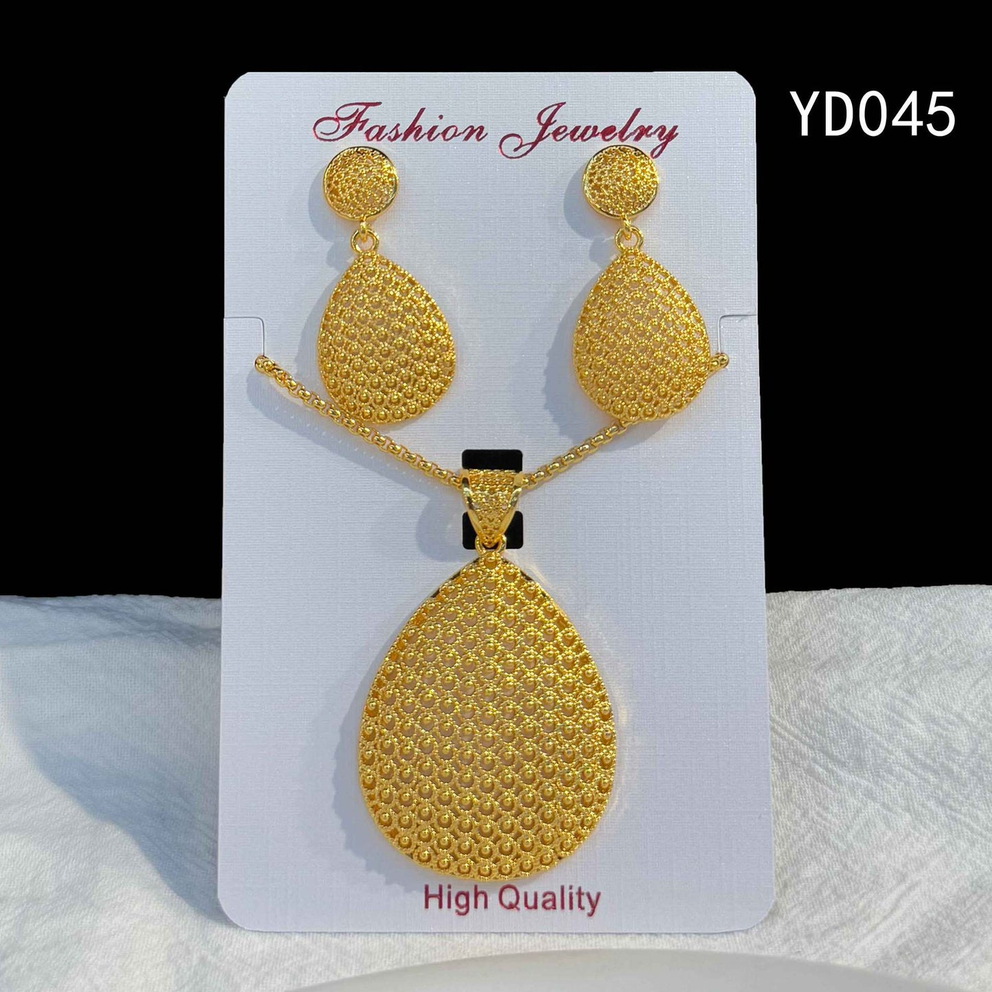 Retro Hollow Light Luxury Gold Love Plated Ethnic Jewelry Set