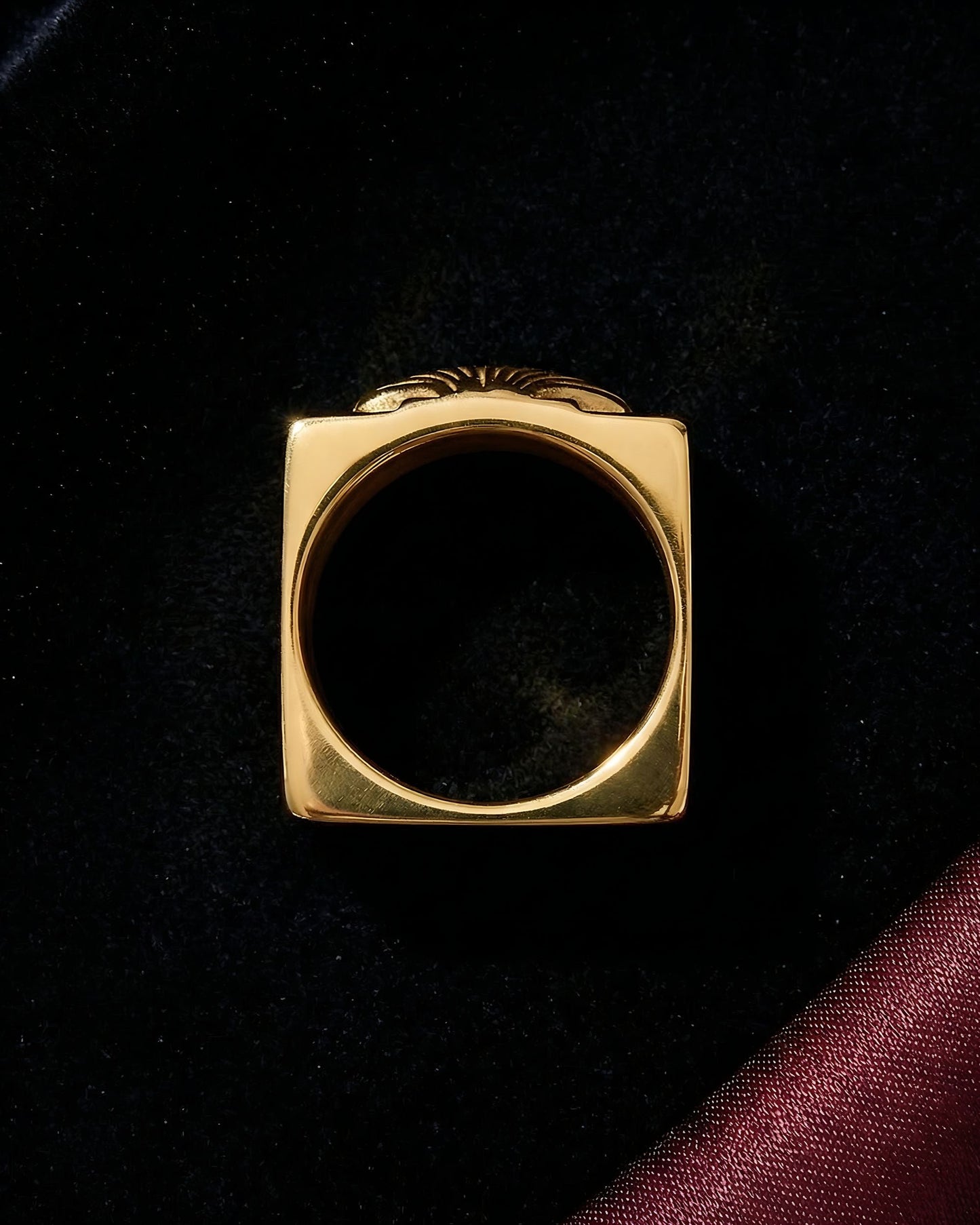 Square Shell Signet Ring - Gold