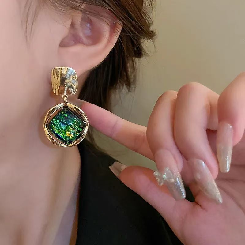 Vintage Rhombus Resin Dangle Earrings, French Court Style, Niche Design Jewelry