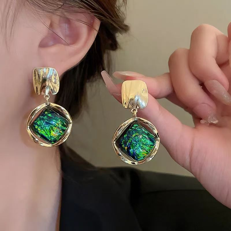 Vintage Rhombus Resin Dangle Earrings, French Court Style, Niche Design Jewelry