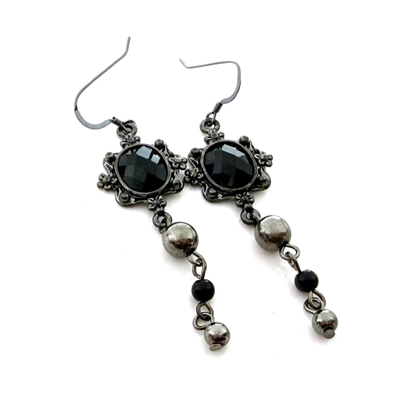 Bridgerton Inspired Black Statement Earrings – Vintage Style Glass Pearl & Black Glass Drop Earrings – Oxidized Sterling Silver Earwires