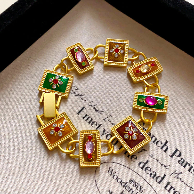 Women's Vintage Court Style Clavicle Chain Light Jewelry Set