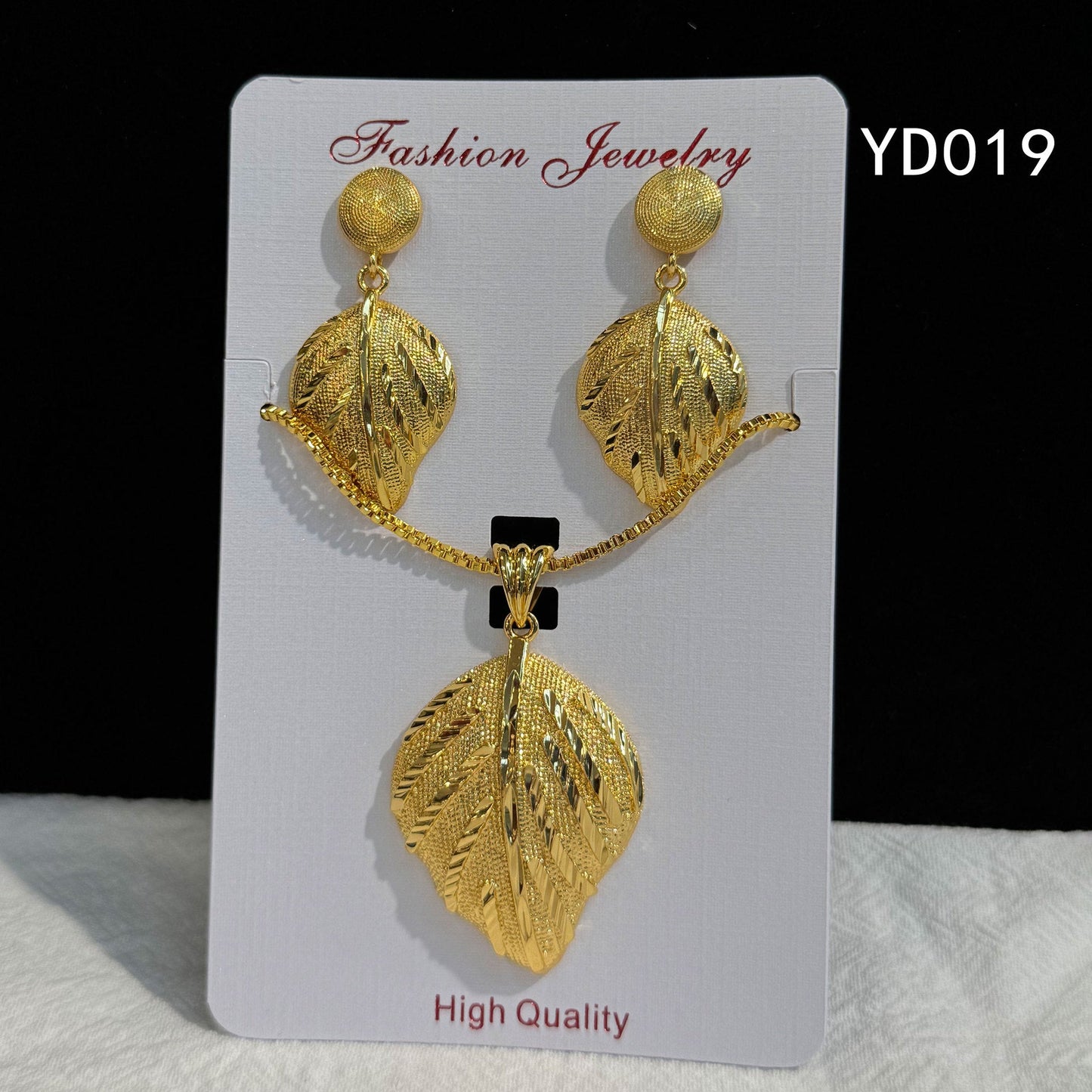 Retro Hollow Light Luxury Gold Love Plated Ethnic Jewelry Set