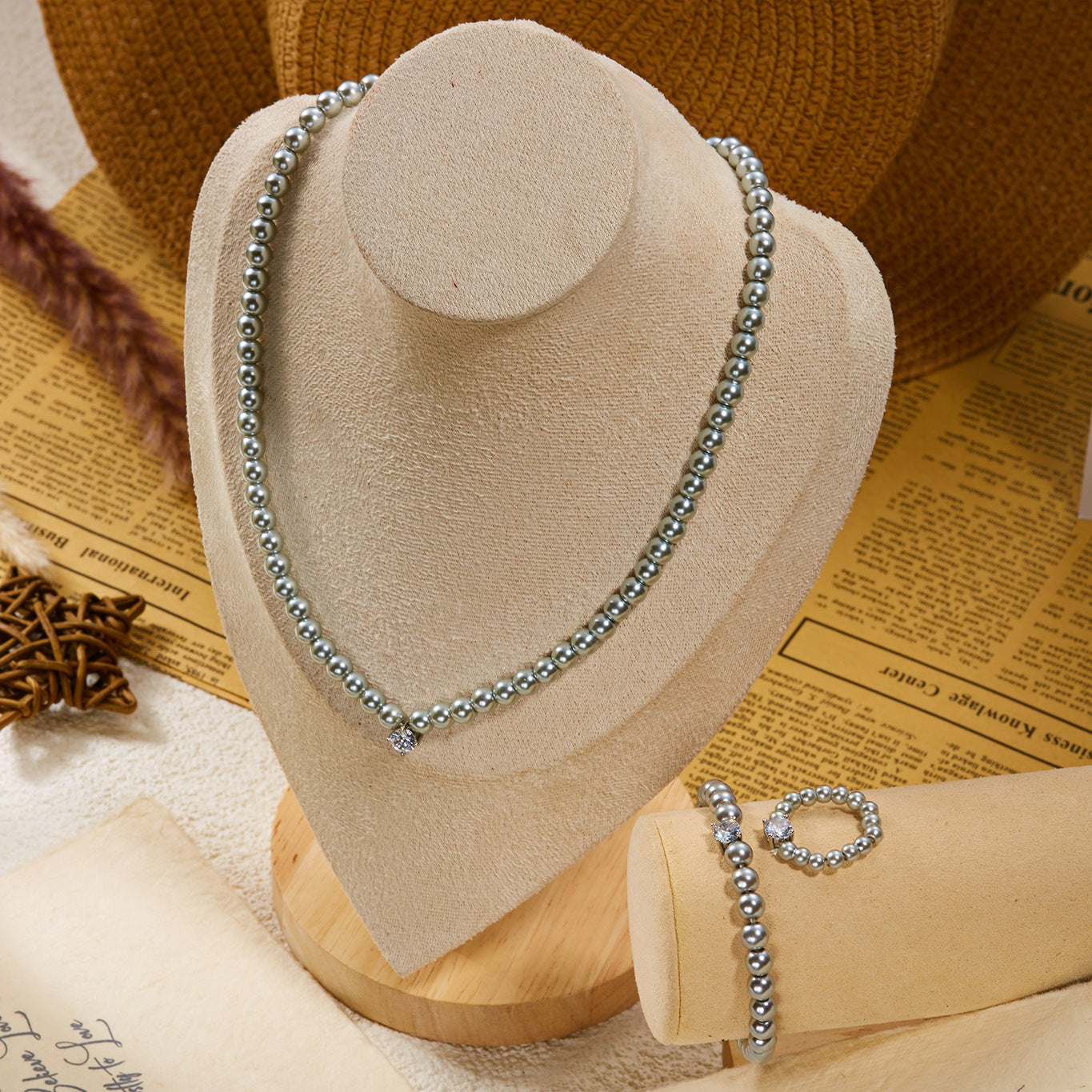 Elegant Retro Pearl Solitaire Three-piece High Sense Ball Jewelry Set