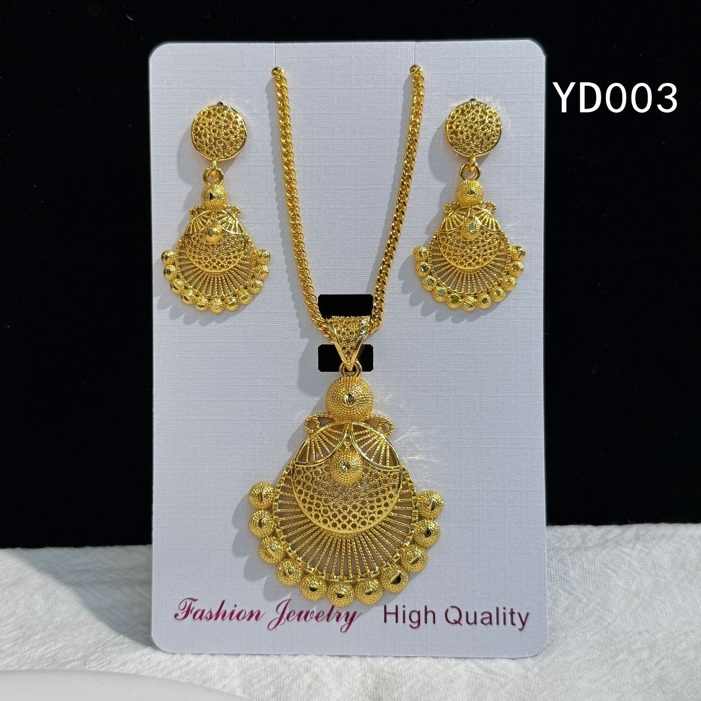 Retro Hollow Light Luxury Gold Love Plated Ethnic Jewelry Set