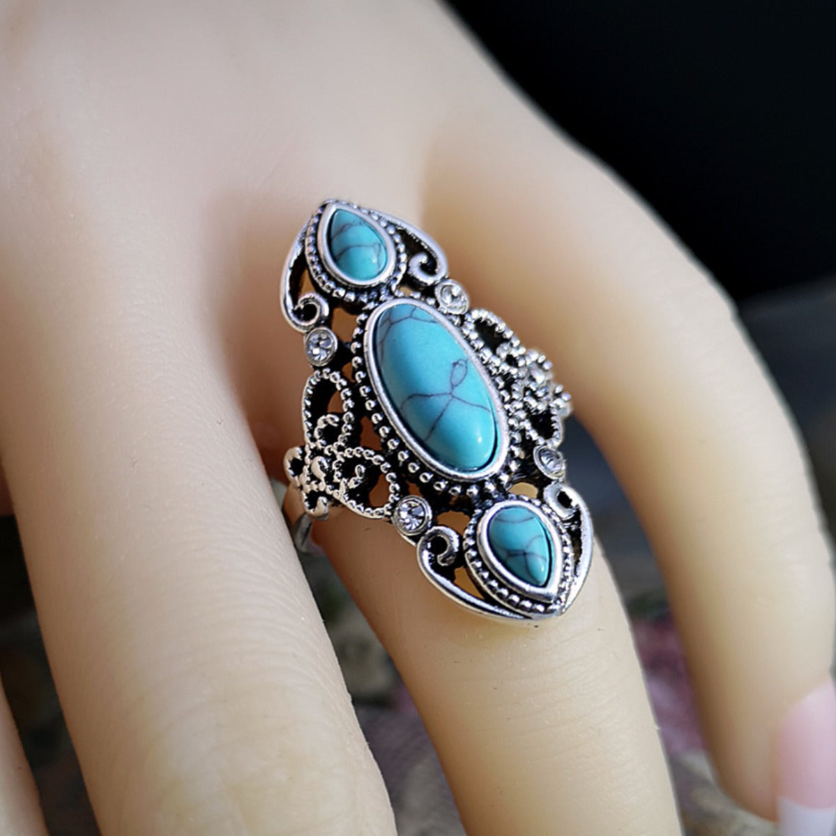 Victorian Vintage Turquoise Creative Hollow Carved Ring