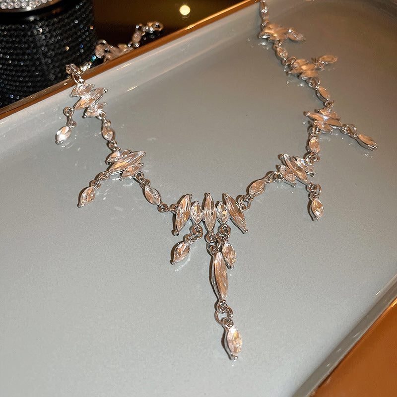 French Royal Style Geometric Droplet Tassel Light Luxury Clavicle Necklace