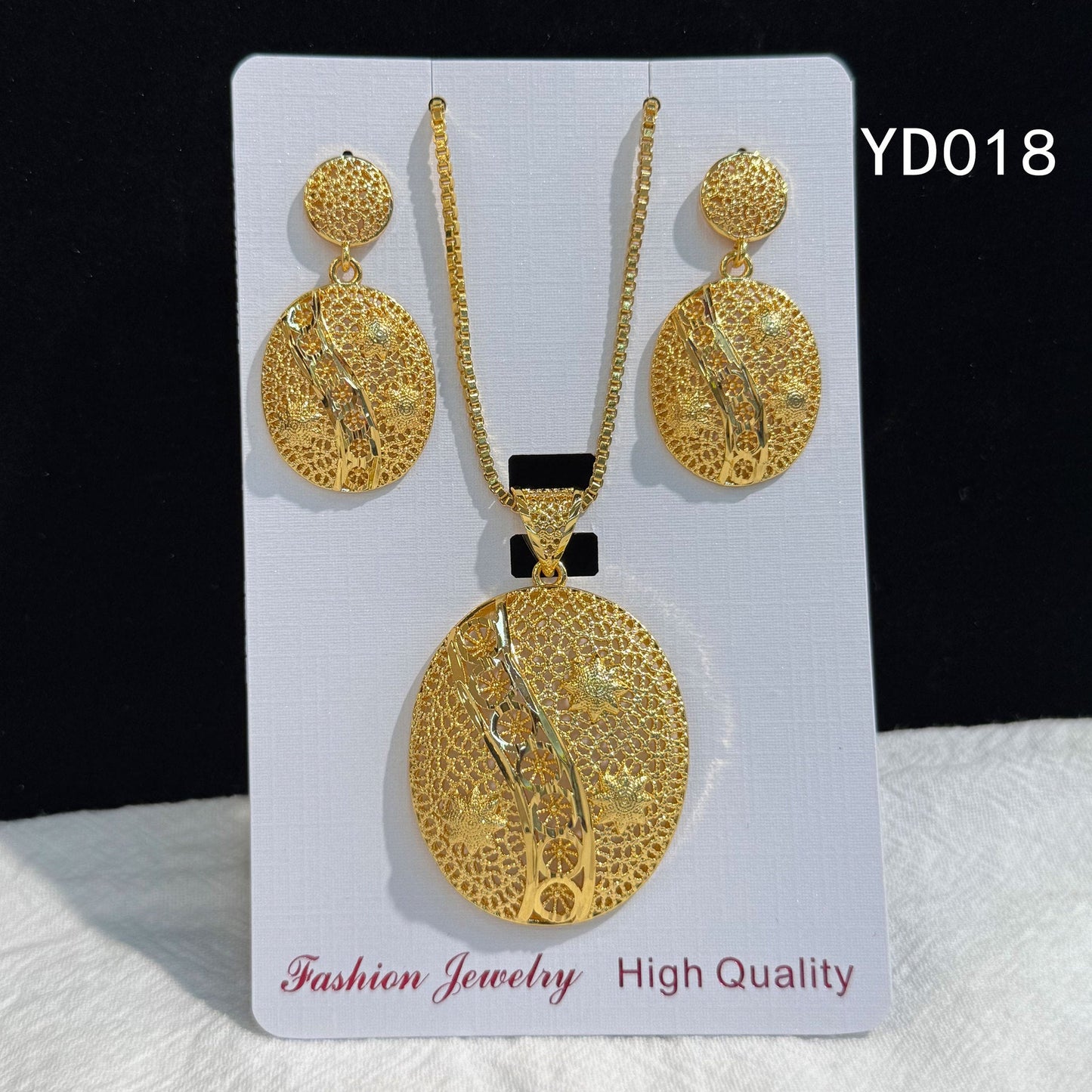 Retro Hollow Light Luxury Gold Love Plated Ethnic Jewelry Set