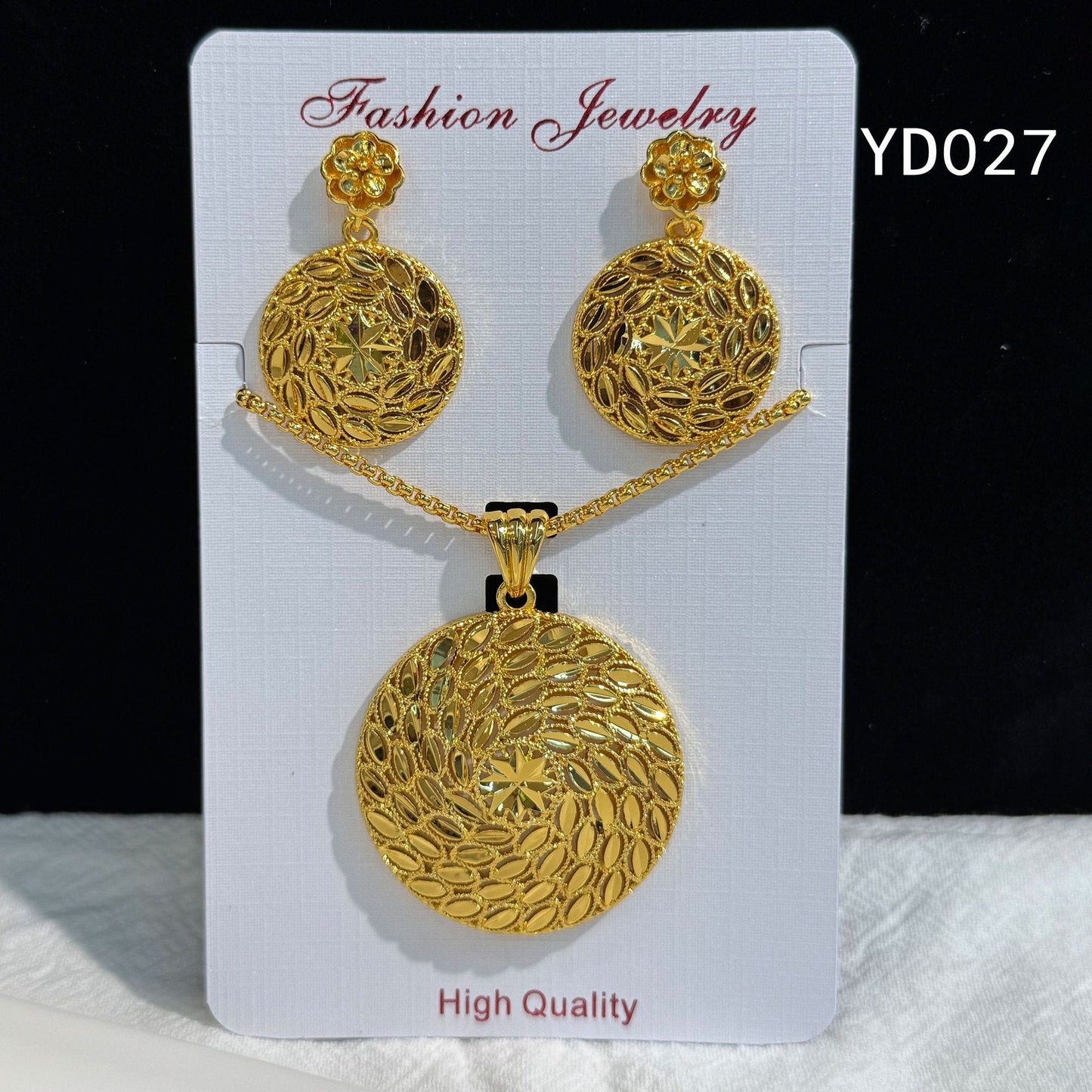 Retro Hollow Light Luxury Gold Love Plated Ethnic Jewelry Set