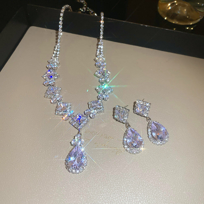 Women's Ear Light Luxury Minority Palace Style Clavicle Chain Vintage Court Jewelry Set