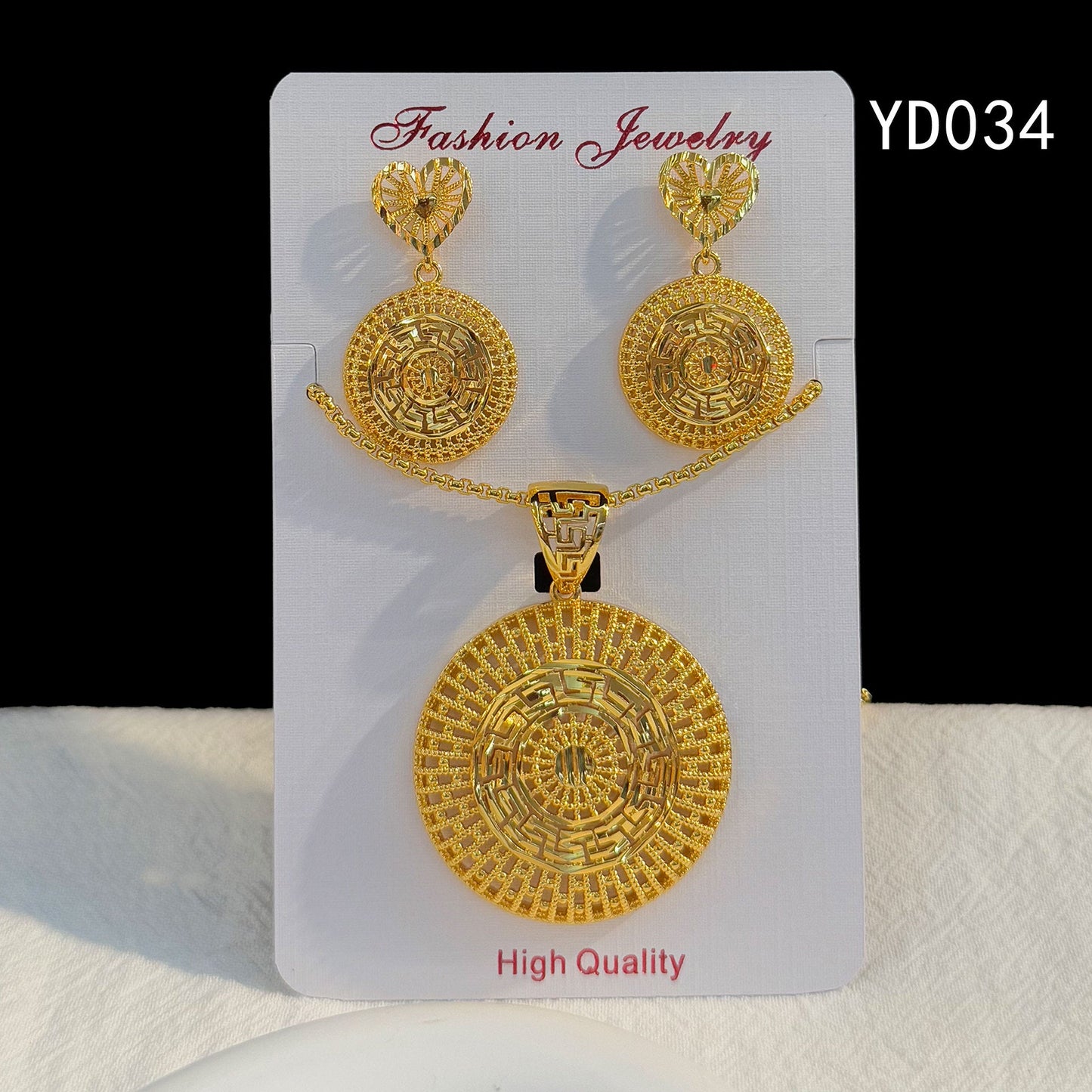 Retro Hollow Light Luxury Gold Love Plated Ethnic Jewelry Set