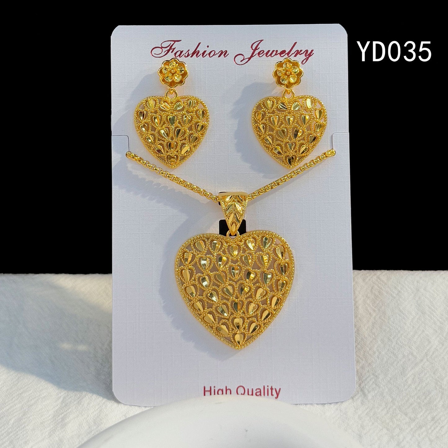 Retro Hollow Light Luxury Gold Love Plated Ethnic Jewelry Set