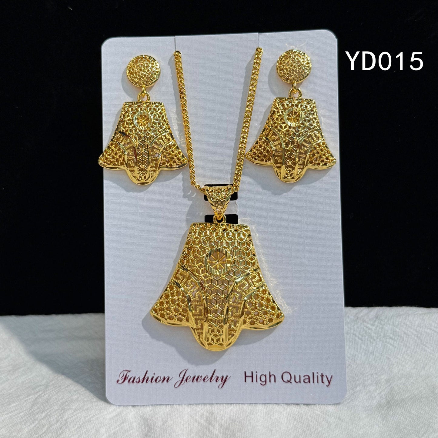 Retro Hollow Light Luxury Gold Love Plated Ethnic Jewelry Set