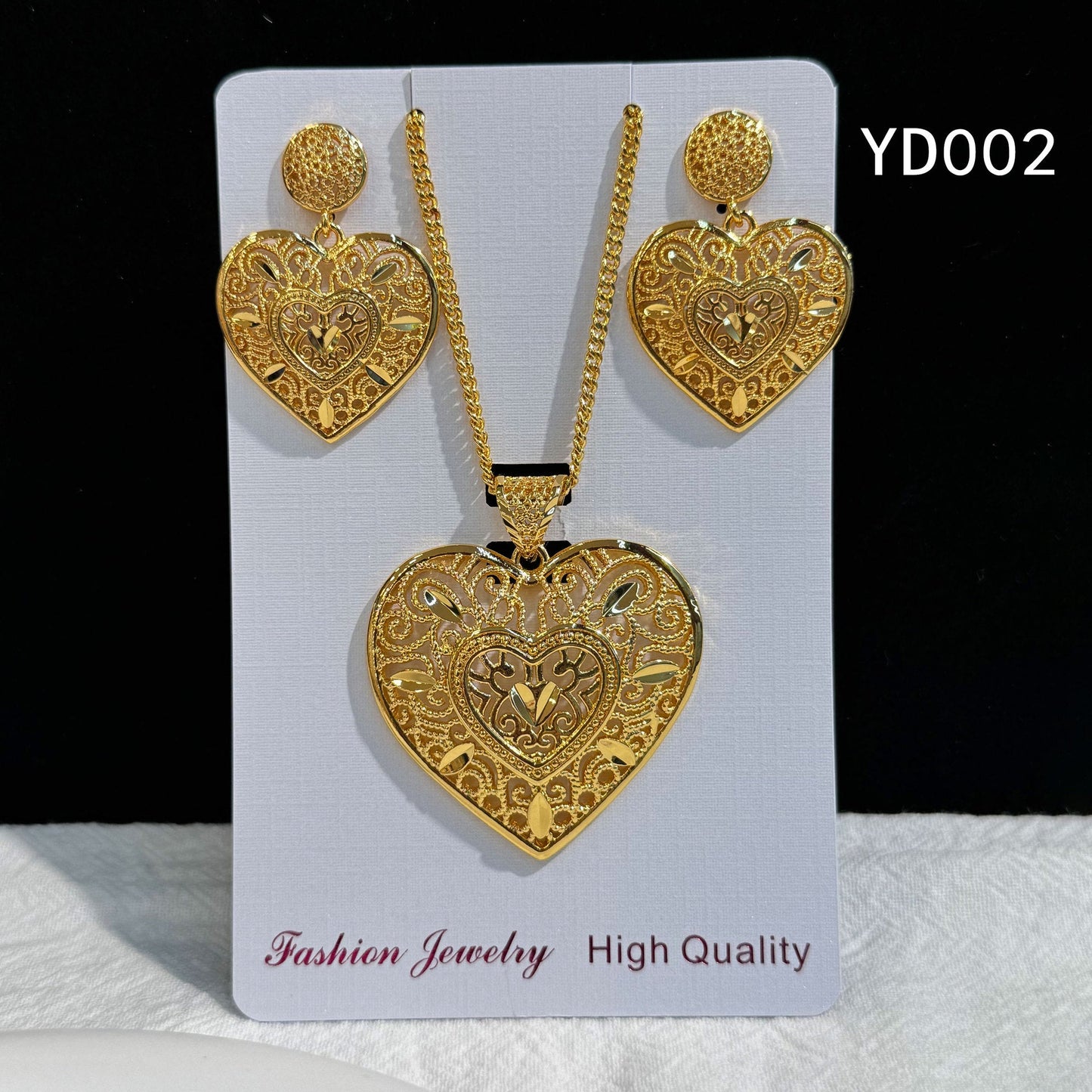 Retro Hollow Light Luxury Gold Love Plated Ethnic Jewelry Set