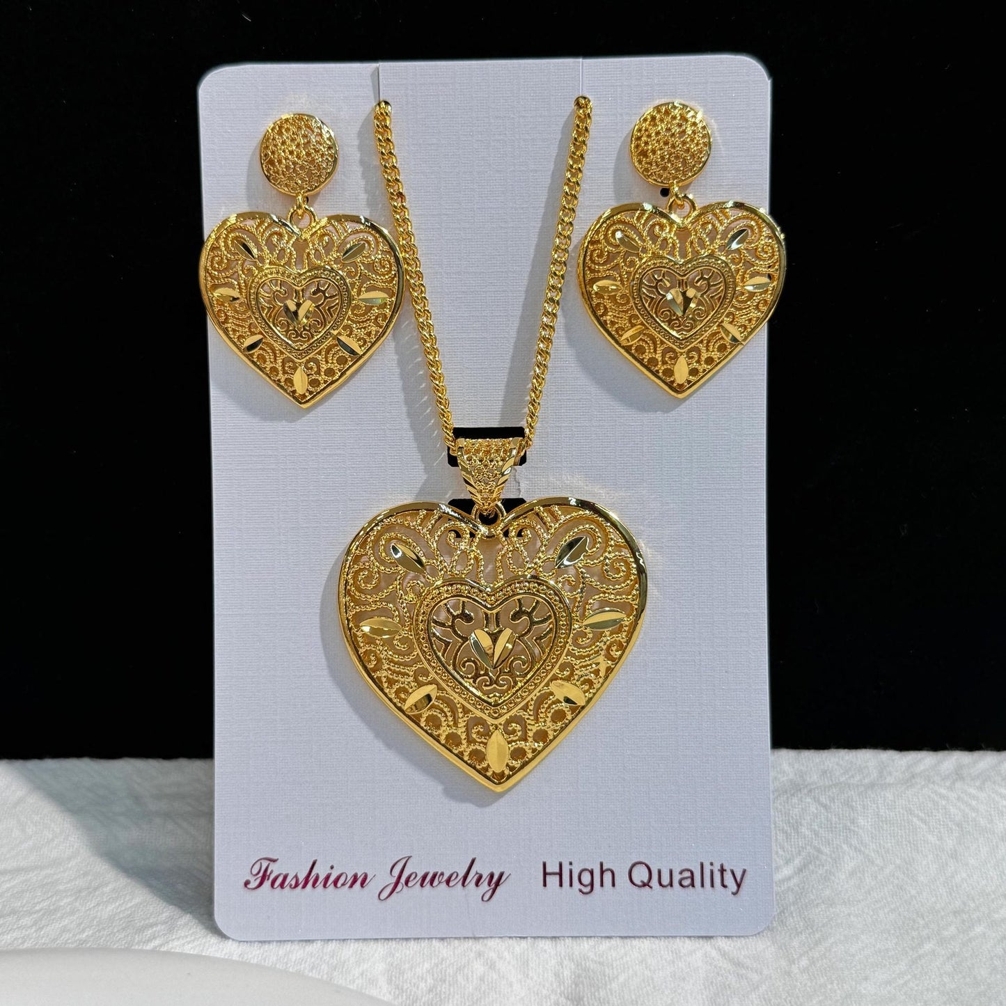 Retro Hollow Light Luxury Gold Love Plated Ethnic Jewelry Set