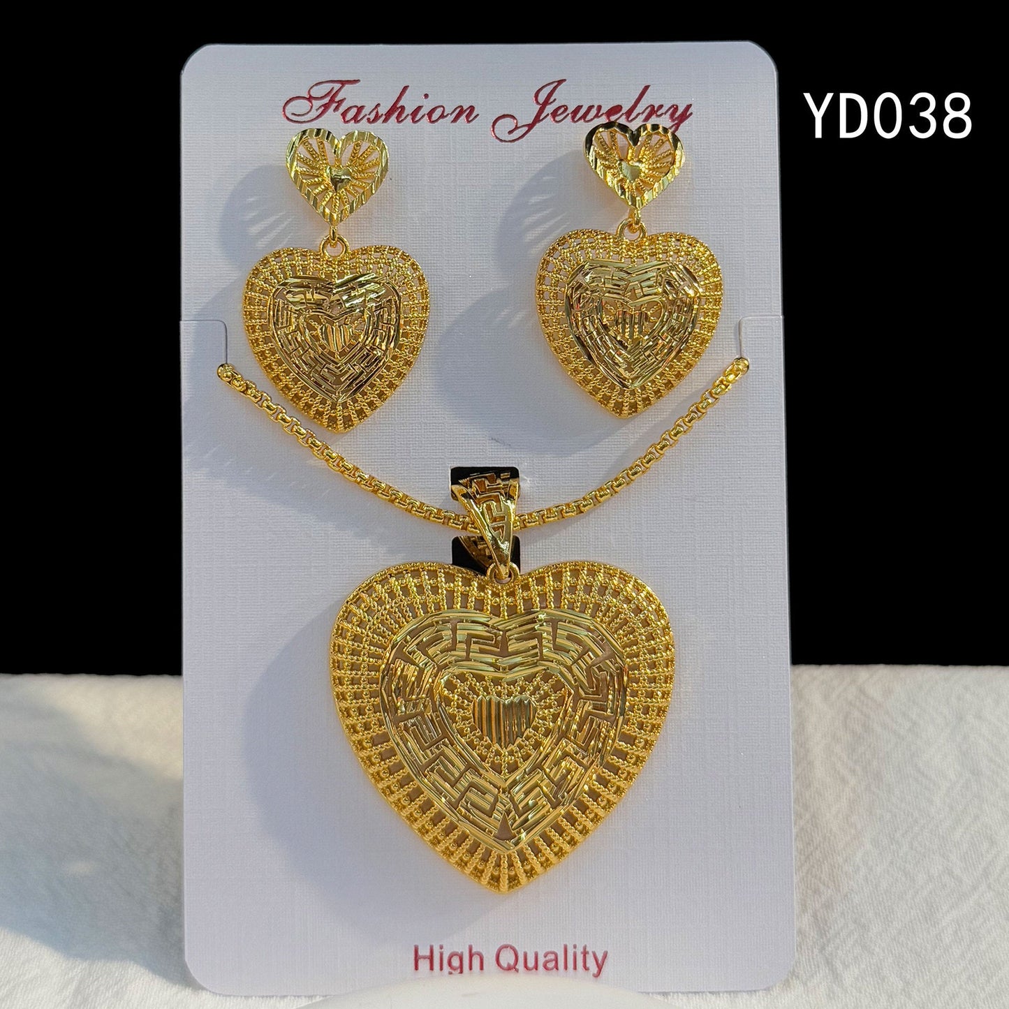 Retro Hollow Light Luxury Gold Love Plated Ethnic Jewelry Set