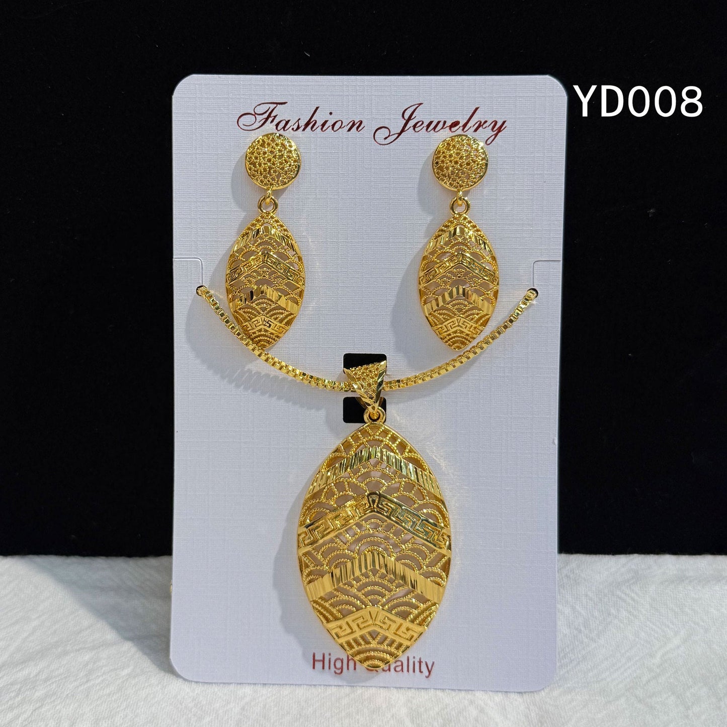 Retro Hollow Light Luxury Gold Love Plated Ethnic Jewelry Set
