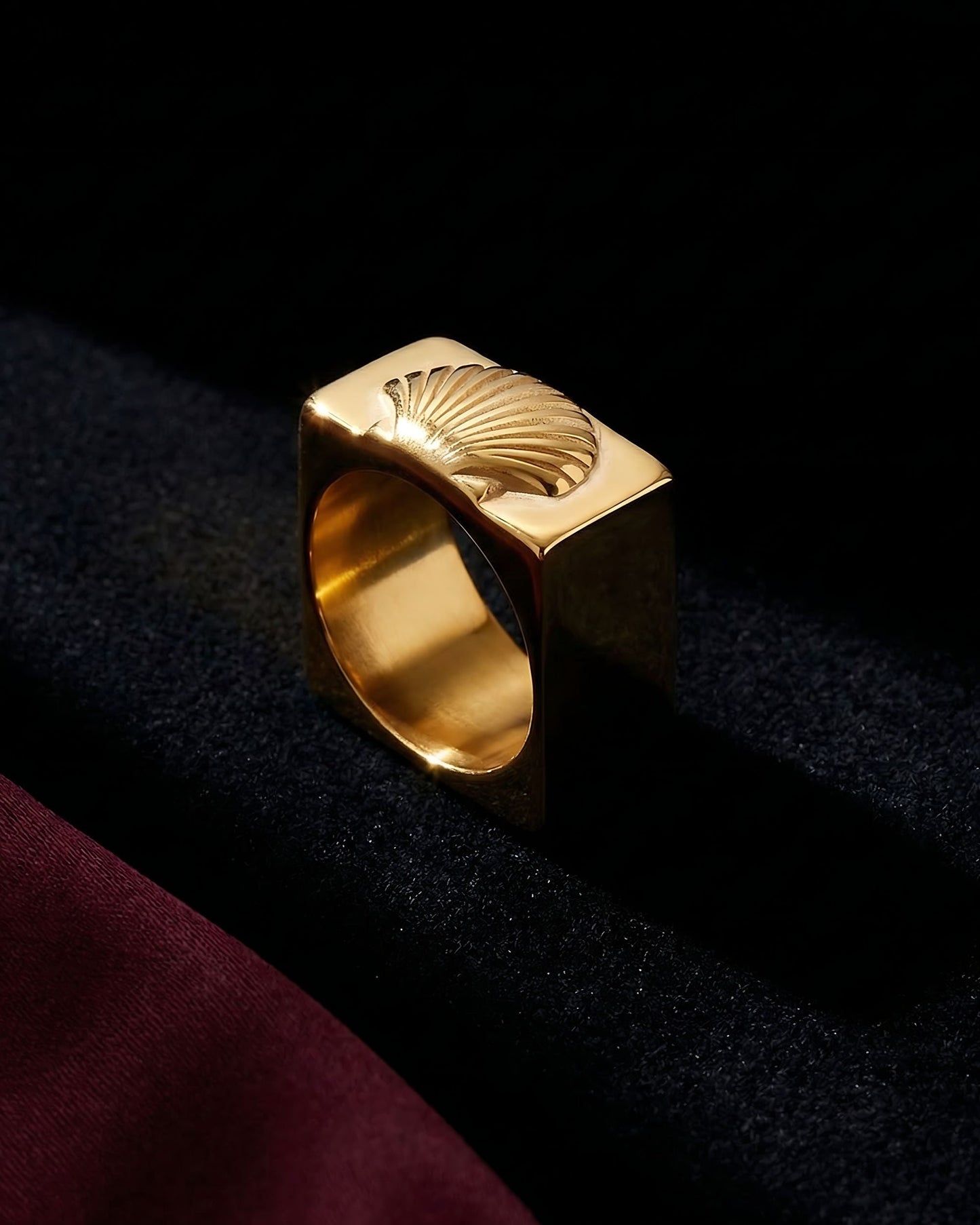 Square Shell Signet Ring - Gold