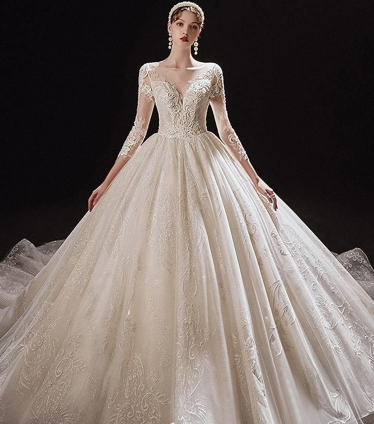 Luxurious Princess Wedding Dress with Shiny Pearls EDW401